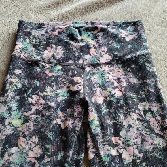 Lululemon Wunder Under Dappled Daze Multi size 8 - Picture 3 of 8